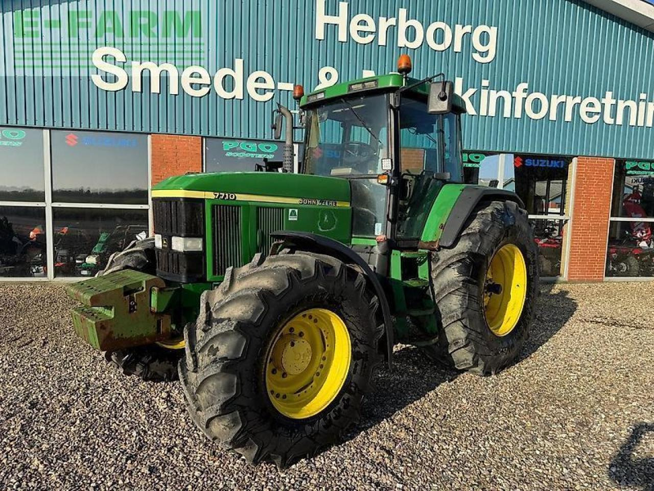 John Deere 7710 - Traktor: slika 1 John Deere 7710 - Traktor: slika 1