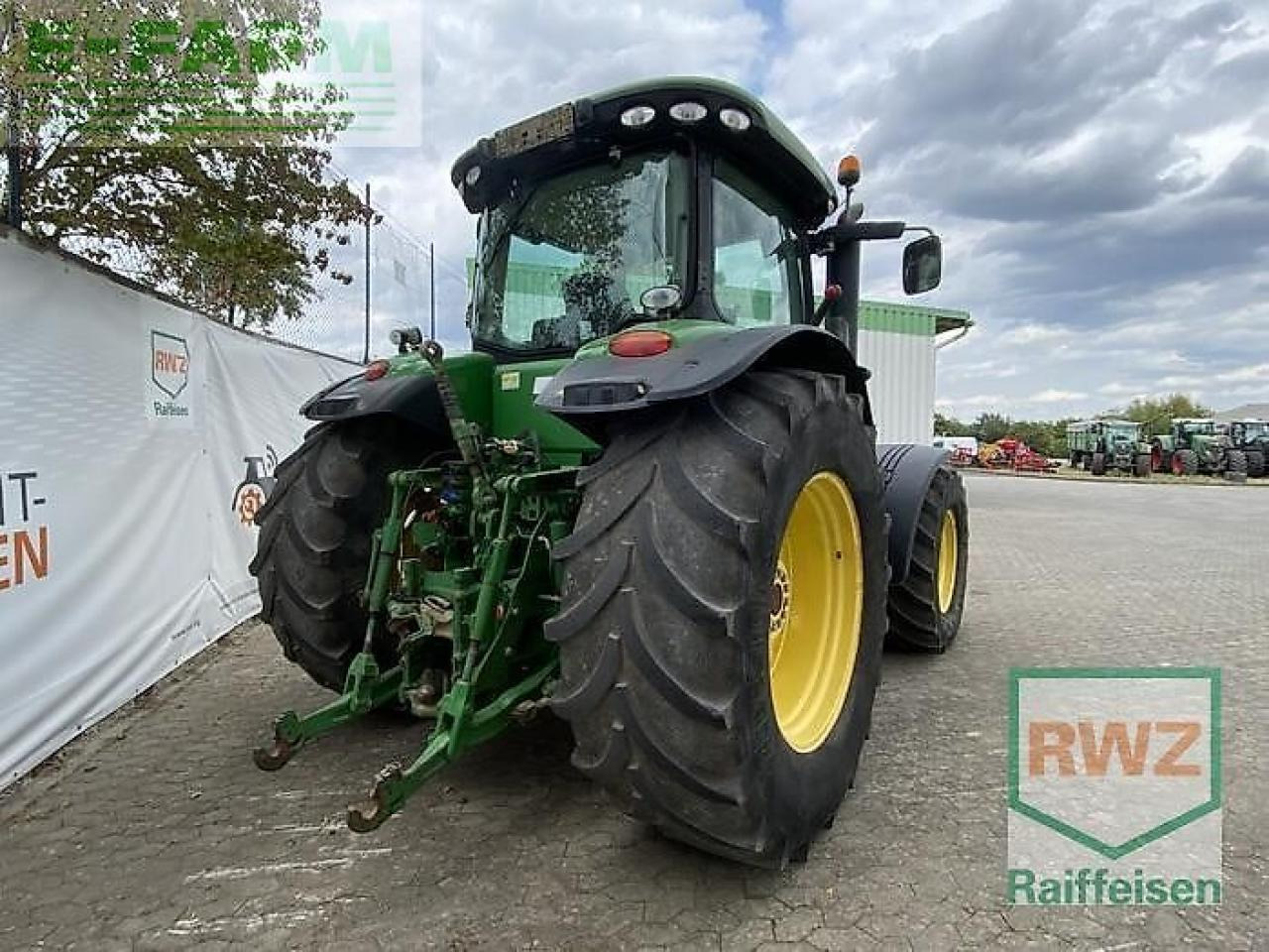 John Deere 8245r - Traktor: slika 2 John Deere 8245r - Traktor: slika 2