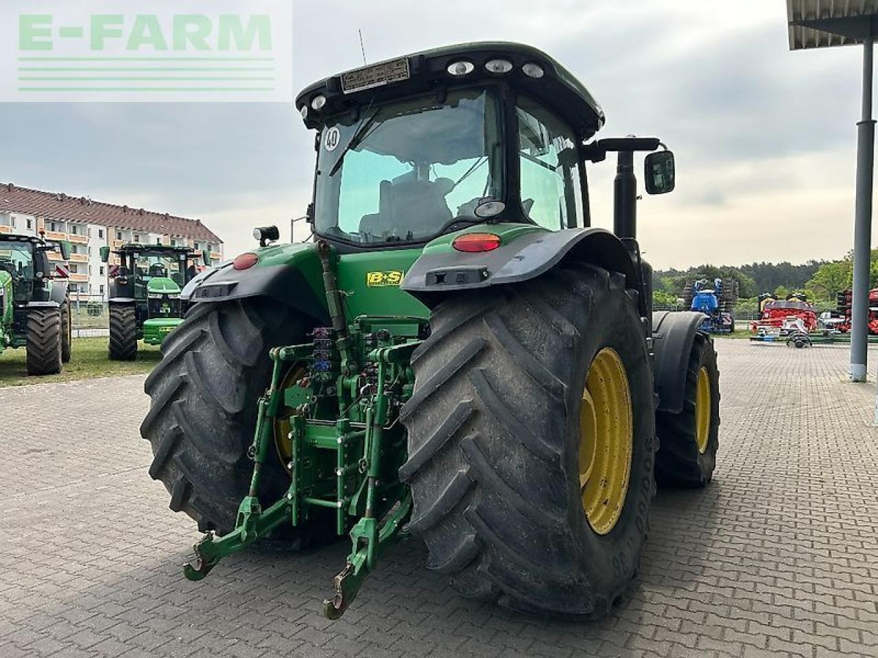 Traktor John Deere 8335r: slika 6