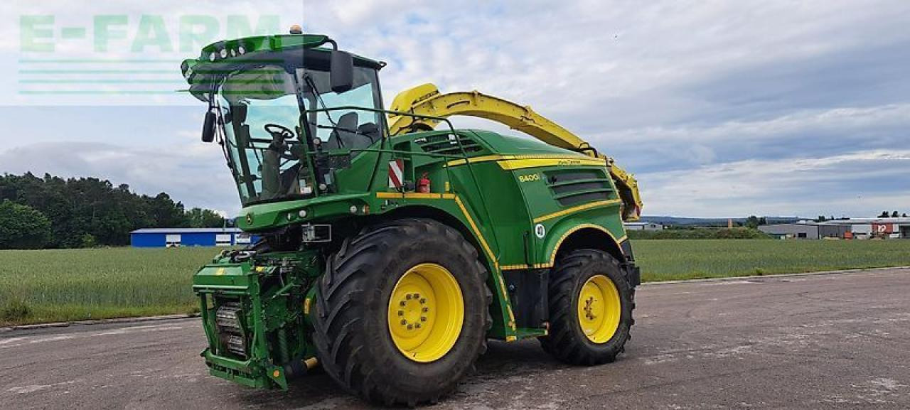 John Deere 8400 - Kombajn za stočnu hranu: slika 1 John Deere 8400 - Kombajn za stočnu hranu: slika 1