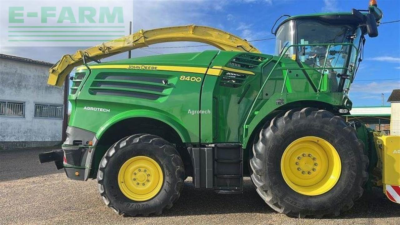 John Deere 8400 - Kombajn za stočnu hranu: slika 1 John Deere 8400 - Kombajn za stočnu hranu: slika 1