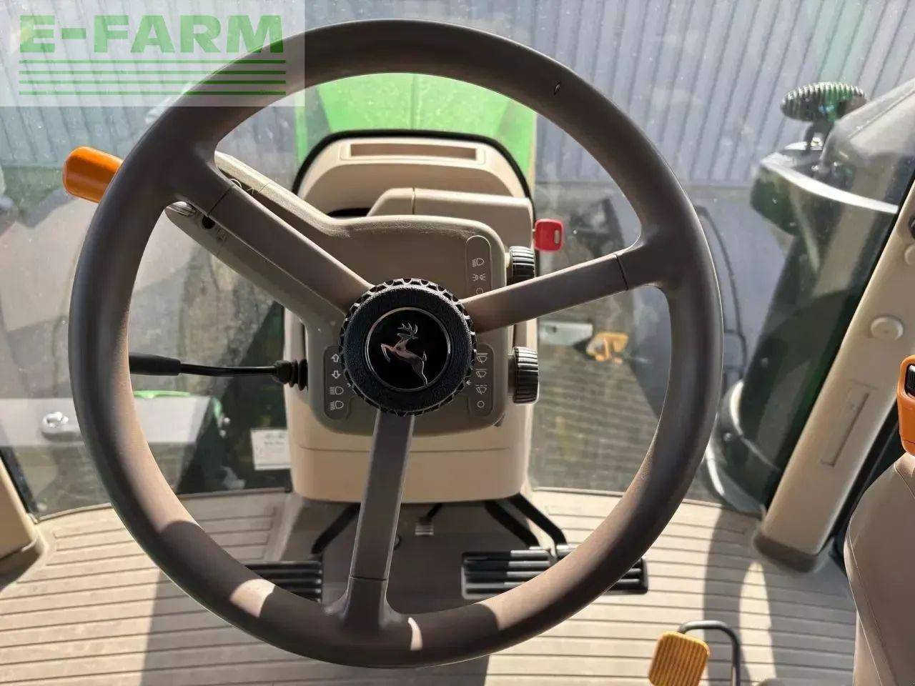 Traktor John Deere 8400r: slika 6 Traktor John Deere 8400r: slika 6