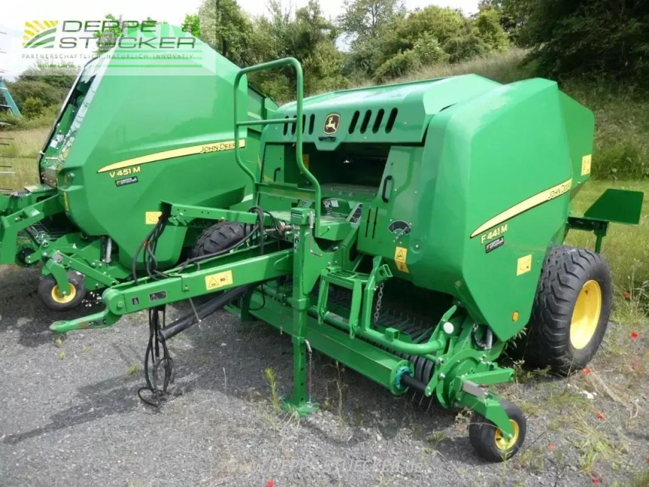 John Deere f441 m - Balirka za kockaste bale: slika 3 John Deere f441 m - Balirka za kockaste bale: slika 3