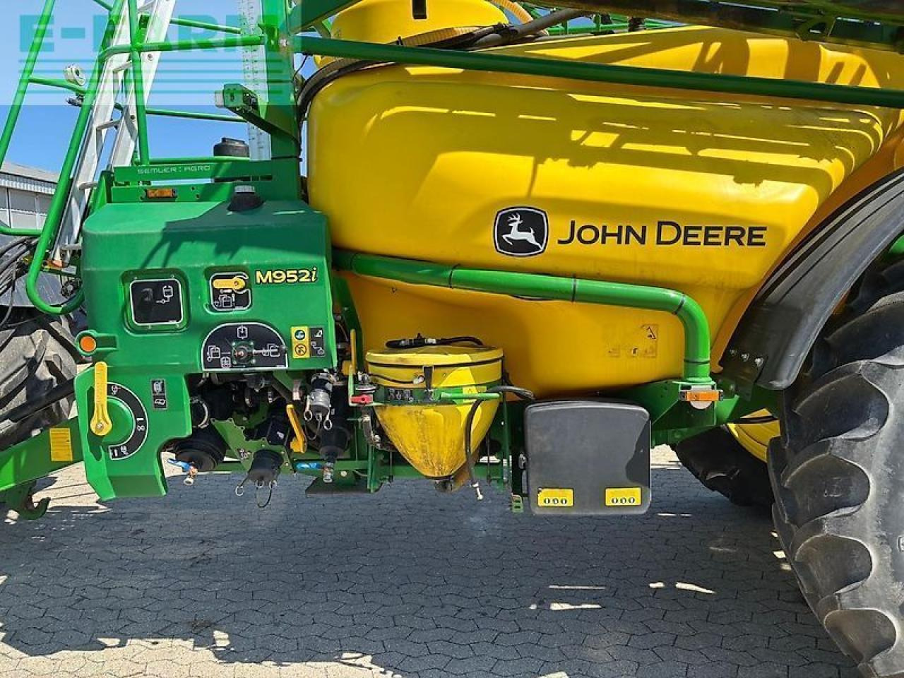 Vučena prskalica John Deere m952i: slika 12