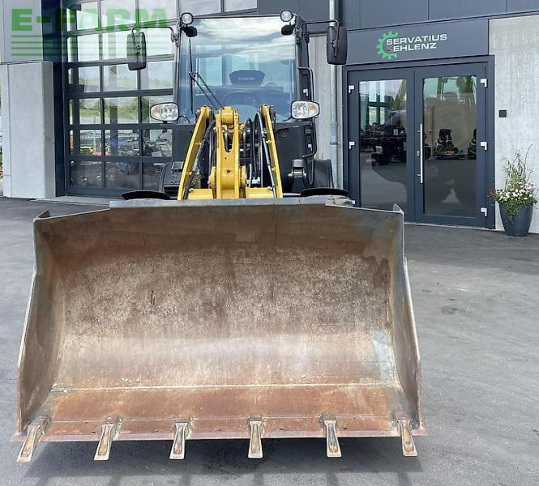 Komatsu wa 70m 6 tonner mit nur 246 stunden, inkl. 2 werkzeugen - Mini bager: slika 5 Komatsu wa 70m 6 tonner mit nur 246 stunden, inkl. 2 werkzeugen - Mini bager: slika 5