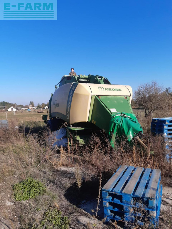 Krone Big Pack 12130 - Balirka za kockaste bale: slika 1 Krone Big Pack 12130 - Balirka za kockaste bale: slika 1
