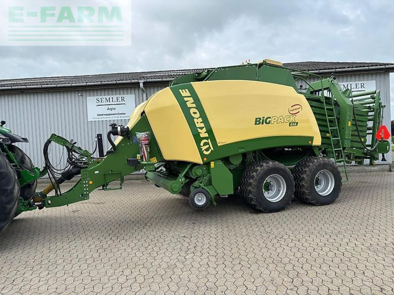 Krone big pack 4x4 - Balirka za kockaste bale: slika 1 Krone big pack 4x4 - Balirka za kockaste bale: slika 1