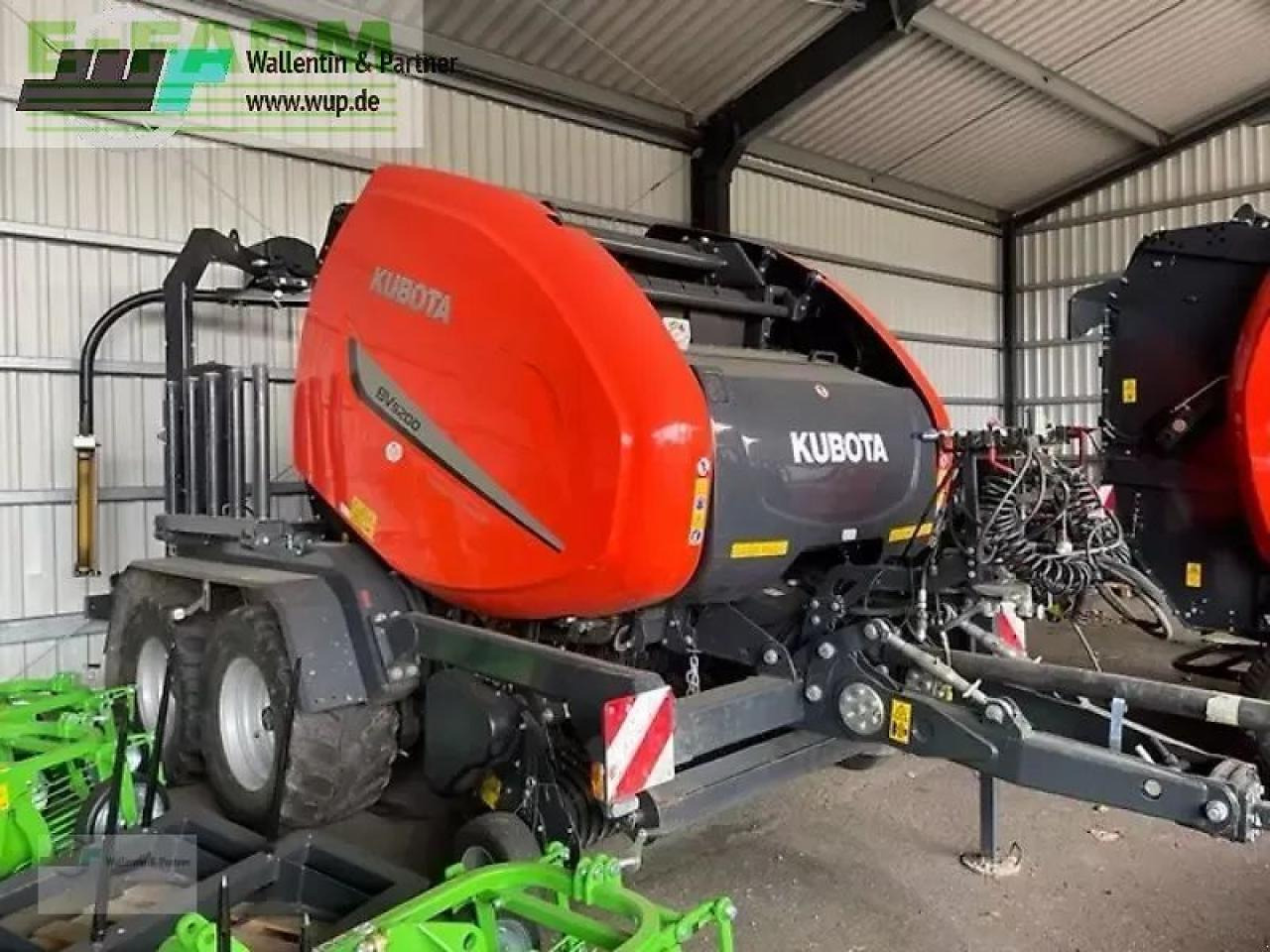 Kubota bv5200 sc14n flexiwrap - Balirka za kockaste bale: slika 2 Kubota bv5200 sc14n flexiwrap - Balirka za kockaste bale: slika 2