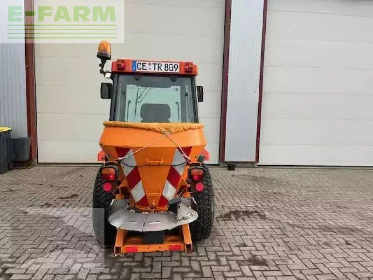 Kubota stv 32 - Traktor: slika 3 Kubota stv 32 - Traktor: slika 3