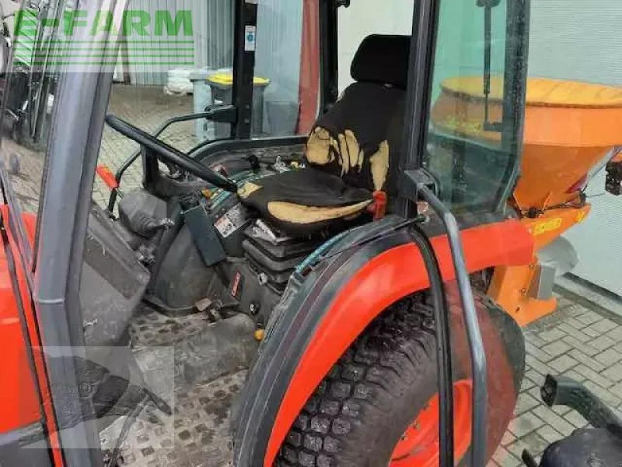 Kubota stv 32 - Traktor: slika 4 Kubota stv 32 - Traktor: slika 4