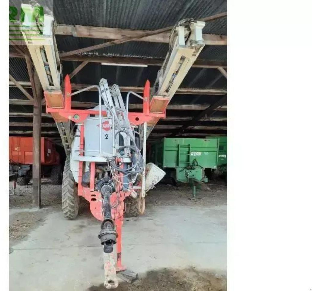 Kuhn atlantique3200 - Vučena prskalica: slika 1 Kuhn atlantique3200 - Vučena prskalica: slika 1