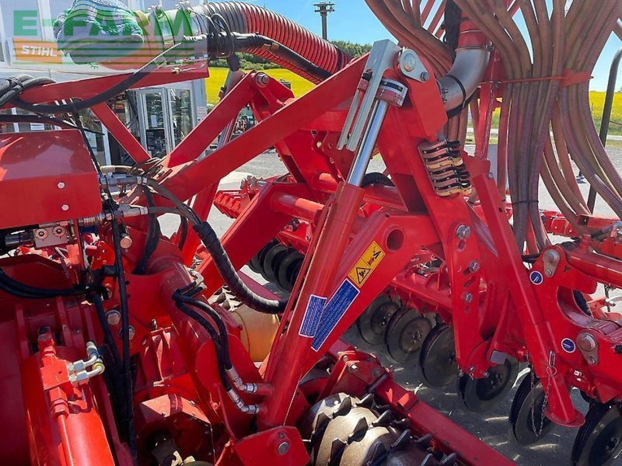 Kuhn drillkombi btf 5000 r mit fronttank und kreiselegge - Sejalica: slika 3 Kuhn drillkombi btf 5000 r mit fronttank und kreiselegge - Sejalica: slika 3