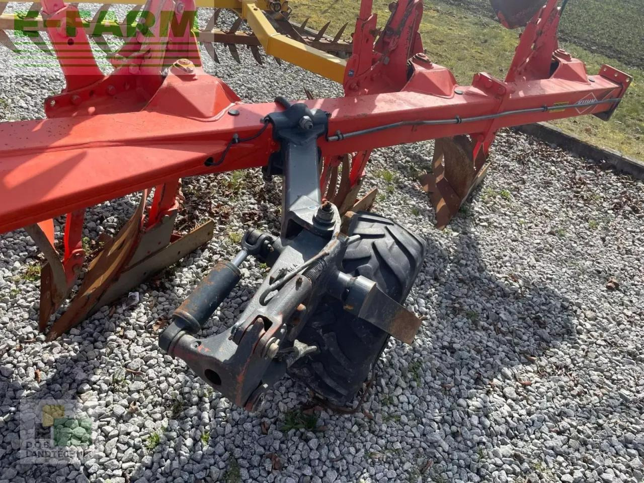 Kuhn vari-master 153 mit schollencracker - Plug: slika 2 Kuhn vari-master 153 mit schollencracker - Plug: slika 2