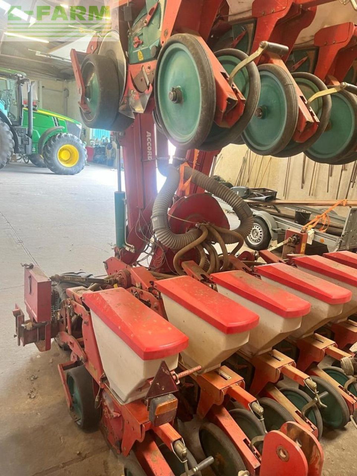 Kverneland Optima - Mašina za preciznu setvu: slika 4 Kverneland Optima - Mašina za preciznu setvu: slika 4