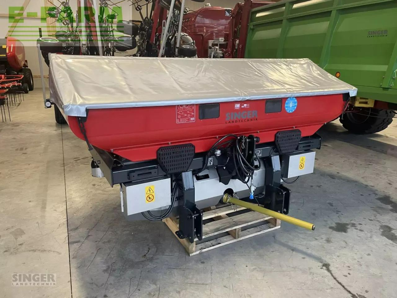 Kverneland exacta cl 1300 geospread - Rasipač veštačkog đubriva: slika 2 Kverneland exacta cl 1300 geospread - Rasipač veštačkog đubriva: slika 2