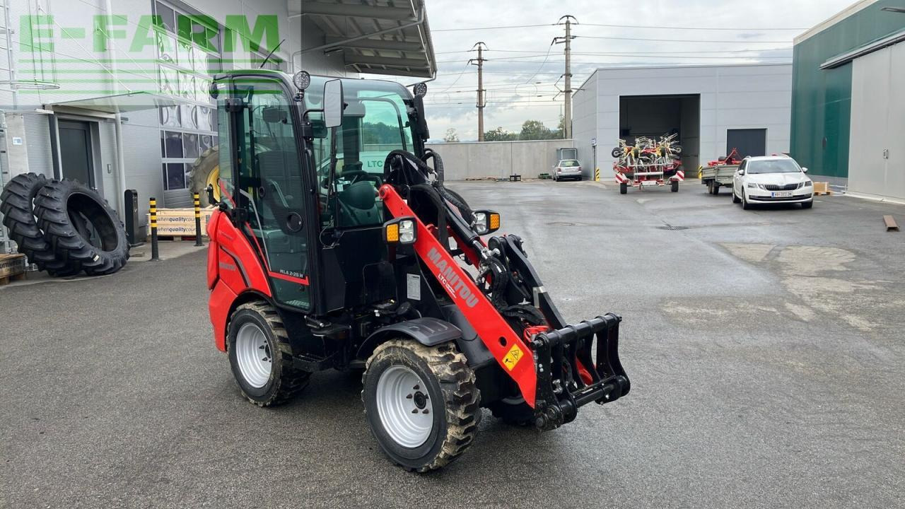 Manitou mla 2-25 h - Mini bager: slika 2 Manitou mla 2-25 h - Mini bager: slika 2