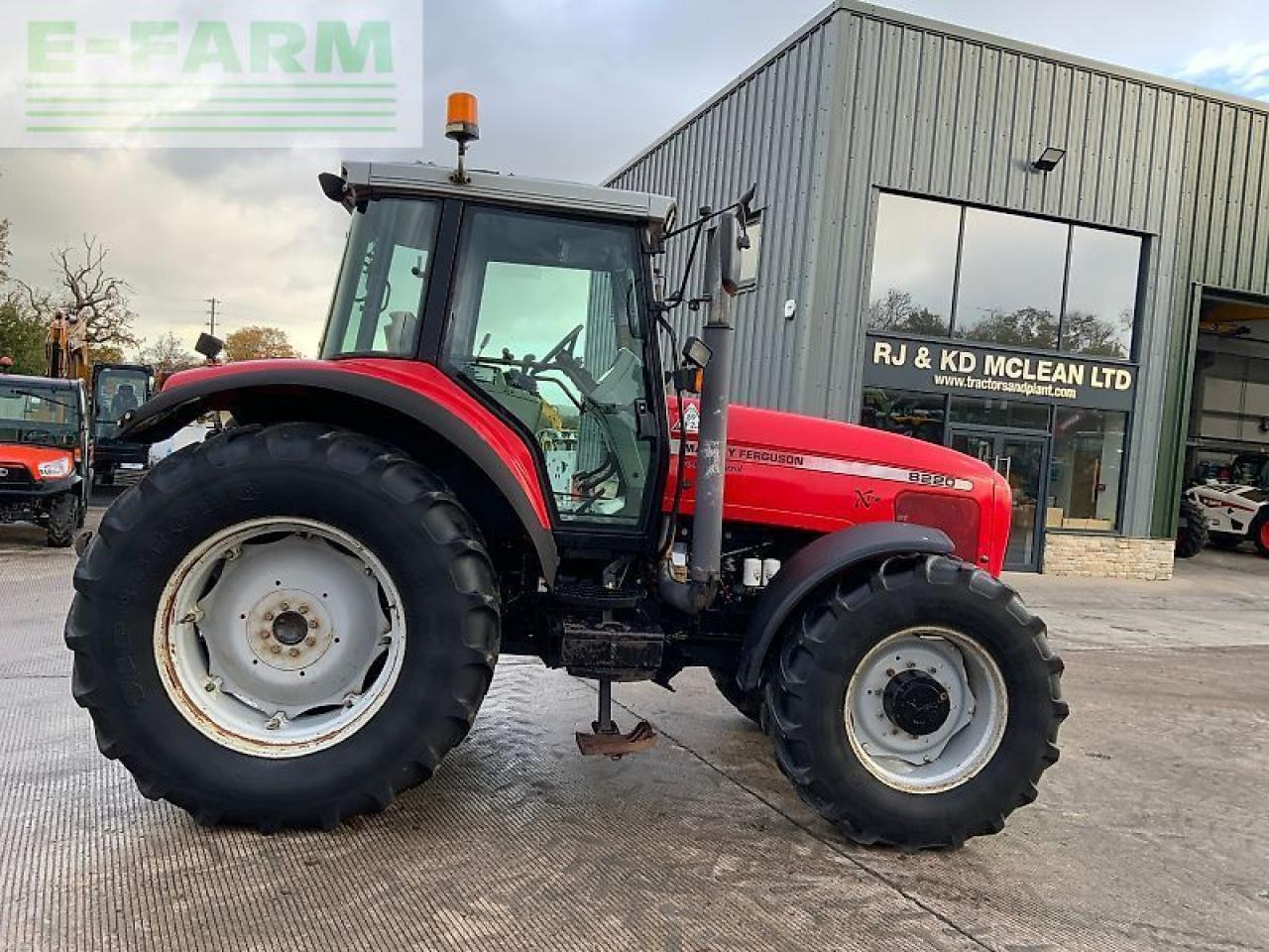 Massey Ferguson 8220 xtra power control tractor (st24304) Xtra - Traktor: slika 1 Massey Ferguson 8220 xtra power control tractor (st24304) Xtra - Traktor: slika 1