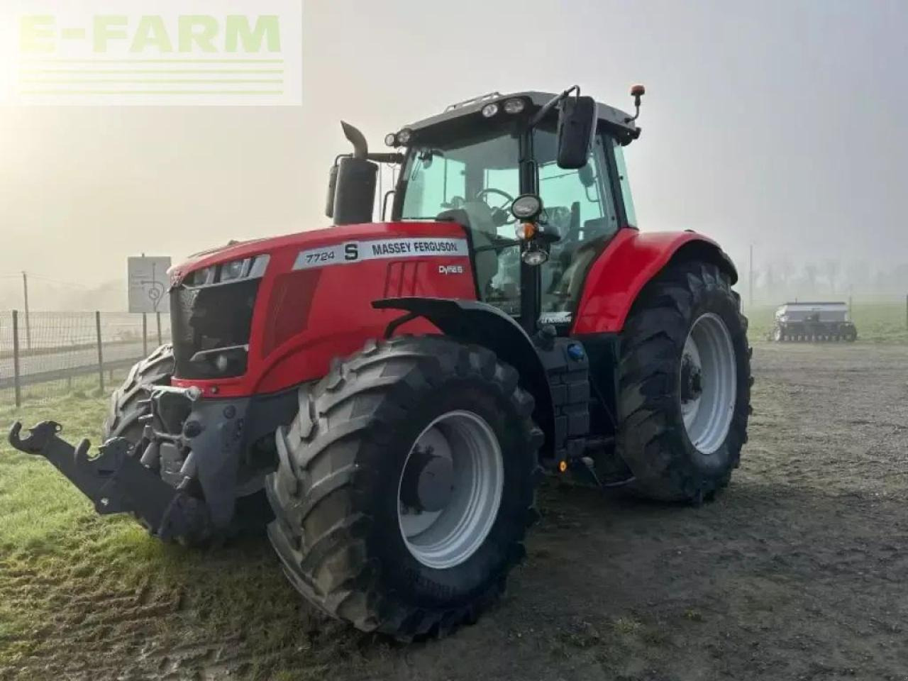 Massey Ferguson mf7724s - Traktor: slika 1 Massey Ferguson mf7724s - Traktor: slika 1