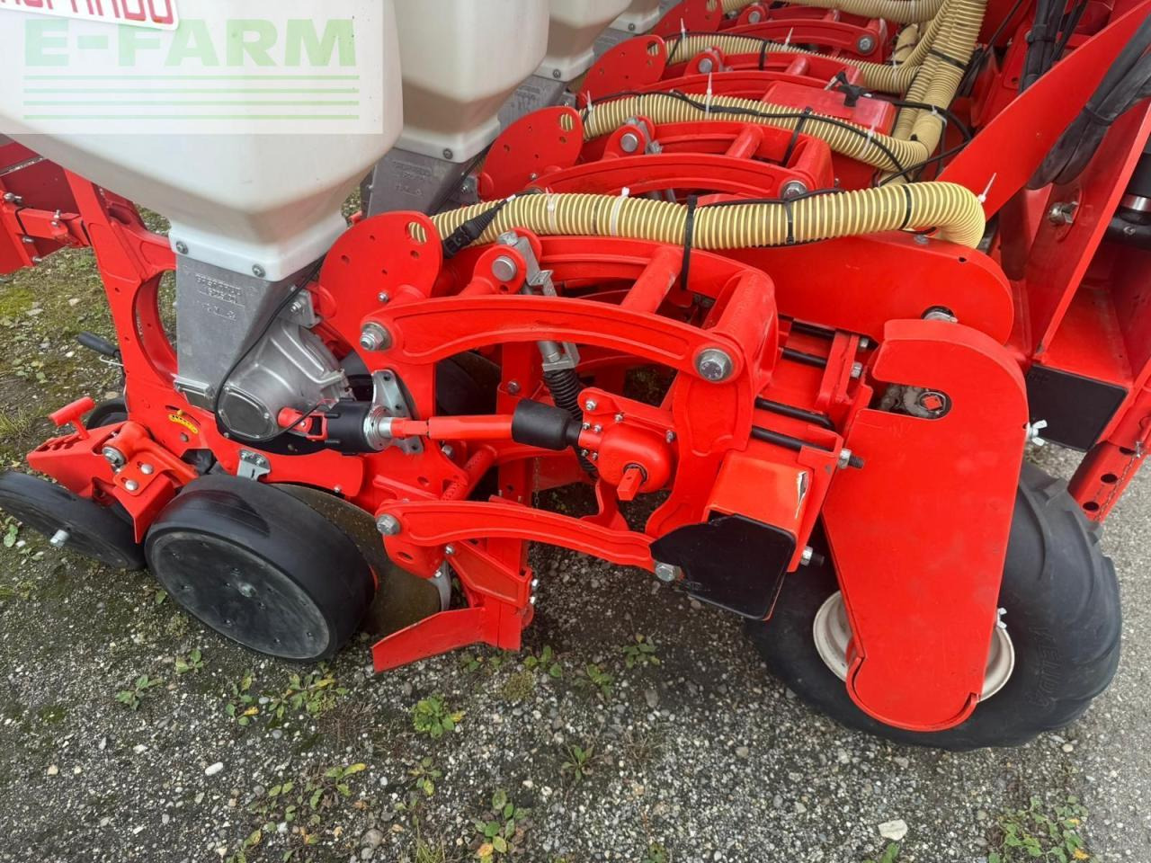 Mustang manta 12 x 50 - Mašina za preciznu setvu: slika 4 Mustang manta 12 x 50 - Mašina za preciznu setvu: slika 4