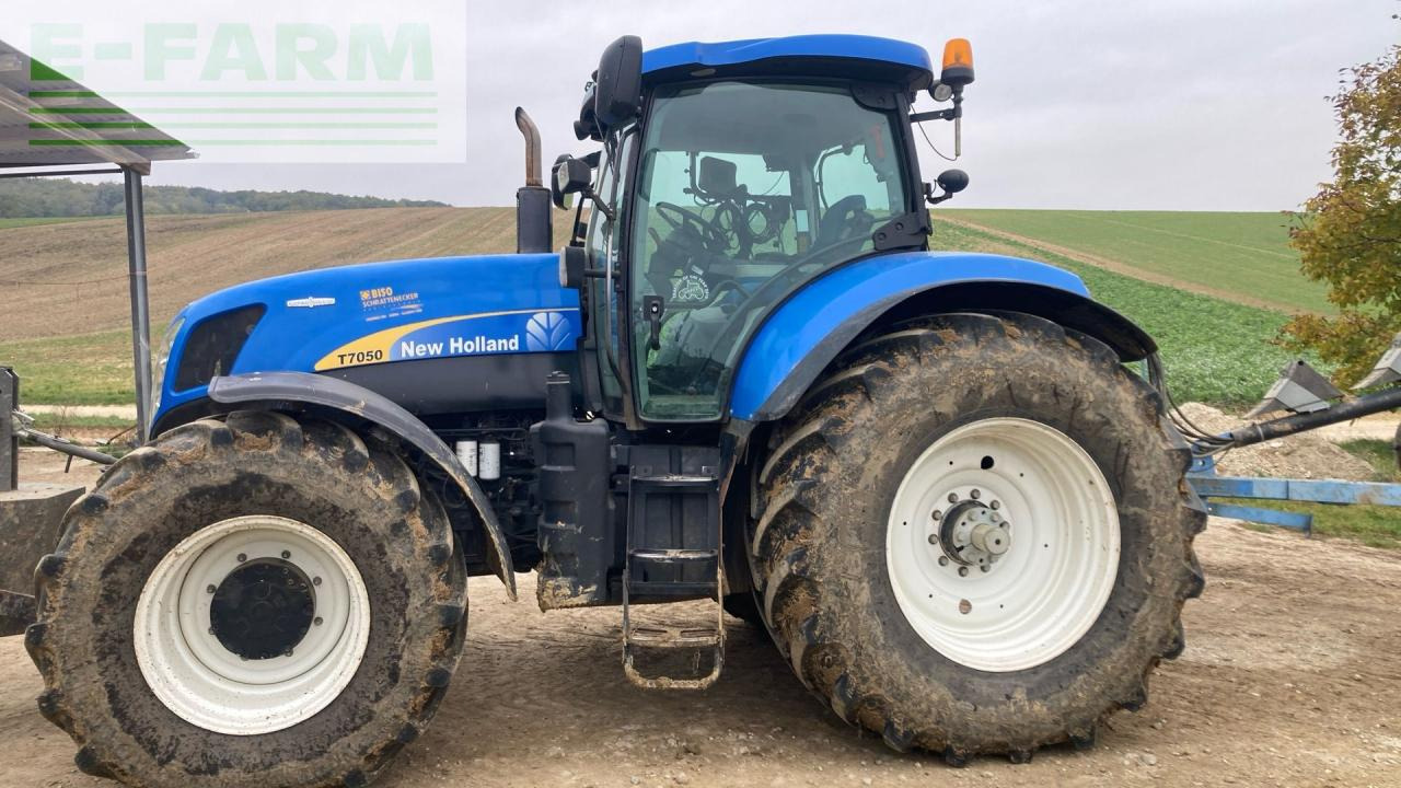 New Holland T7050 - Traktor: slika 2 New Holland T7050 - Traktor: slika 2
