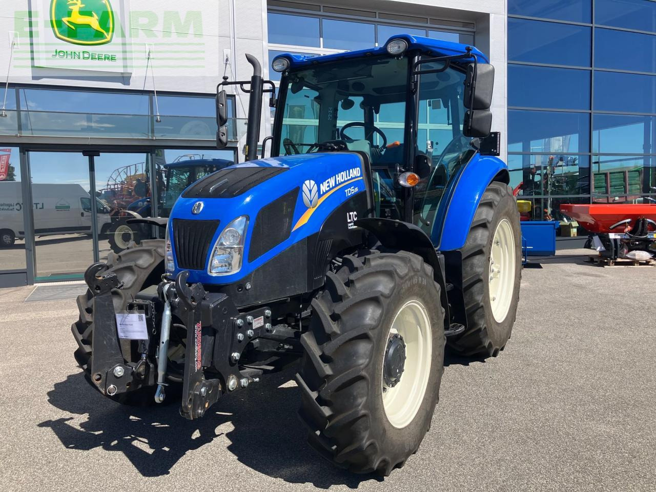 New Holland TD5.85 - Traktor: slika 1 New Holland TD5.85 - Traktor: slika 1