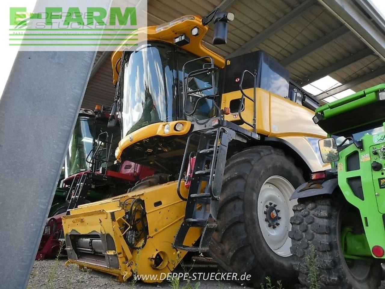 New Holland cr 9090 elevation - Kombinovani kombajn: slika 4 New Holland cr 9090 elevation - Kombinovani kombajn: slika 4
