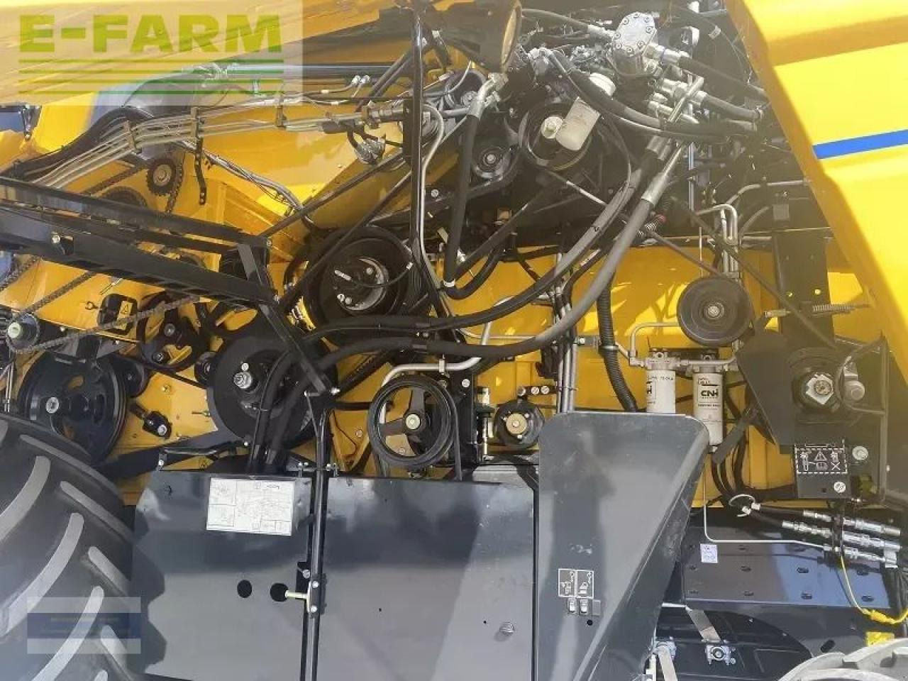 Kombinovani kombajn New Holland cx 8.90: slika 9