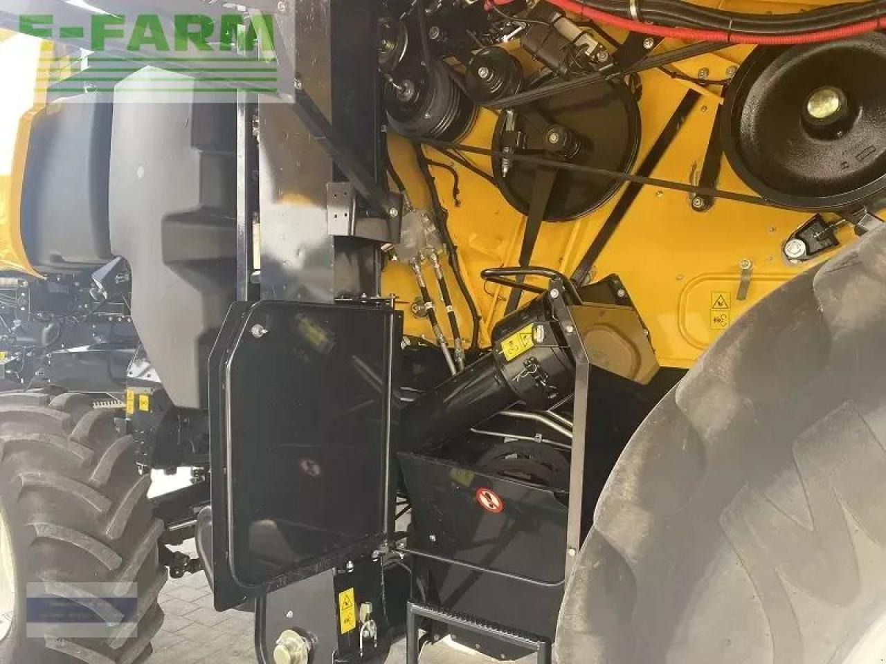 Kombinovani kombajn New Holland cx 8.90: slika 12