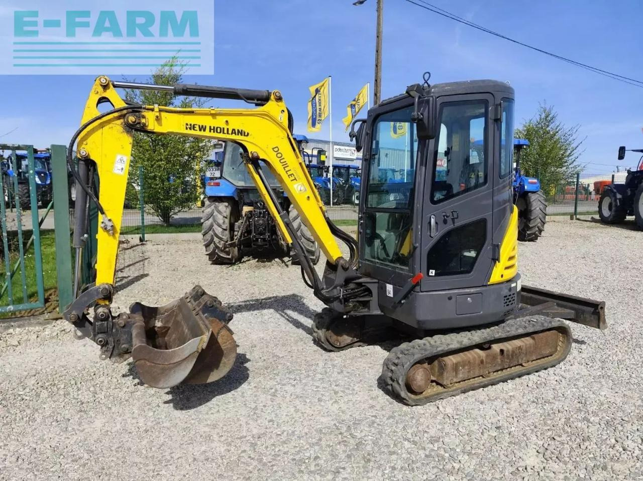 New Holland e26c - Mini bager: slika 1 New Holland e26c - Mini bager: slika 1