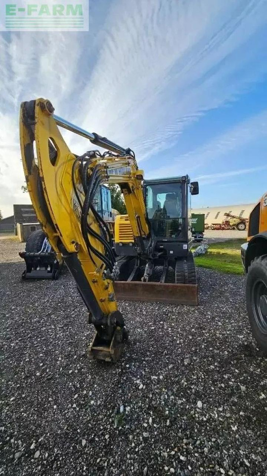 New Holland e60c - Mini bager: slika 3 New Holland e60c - Mini bager: slika 3