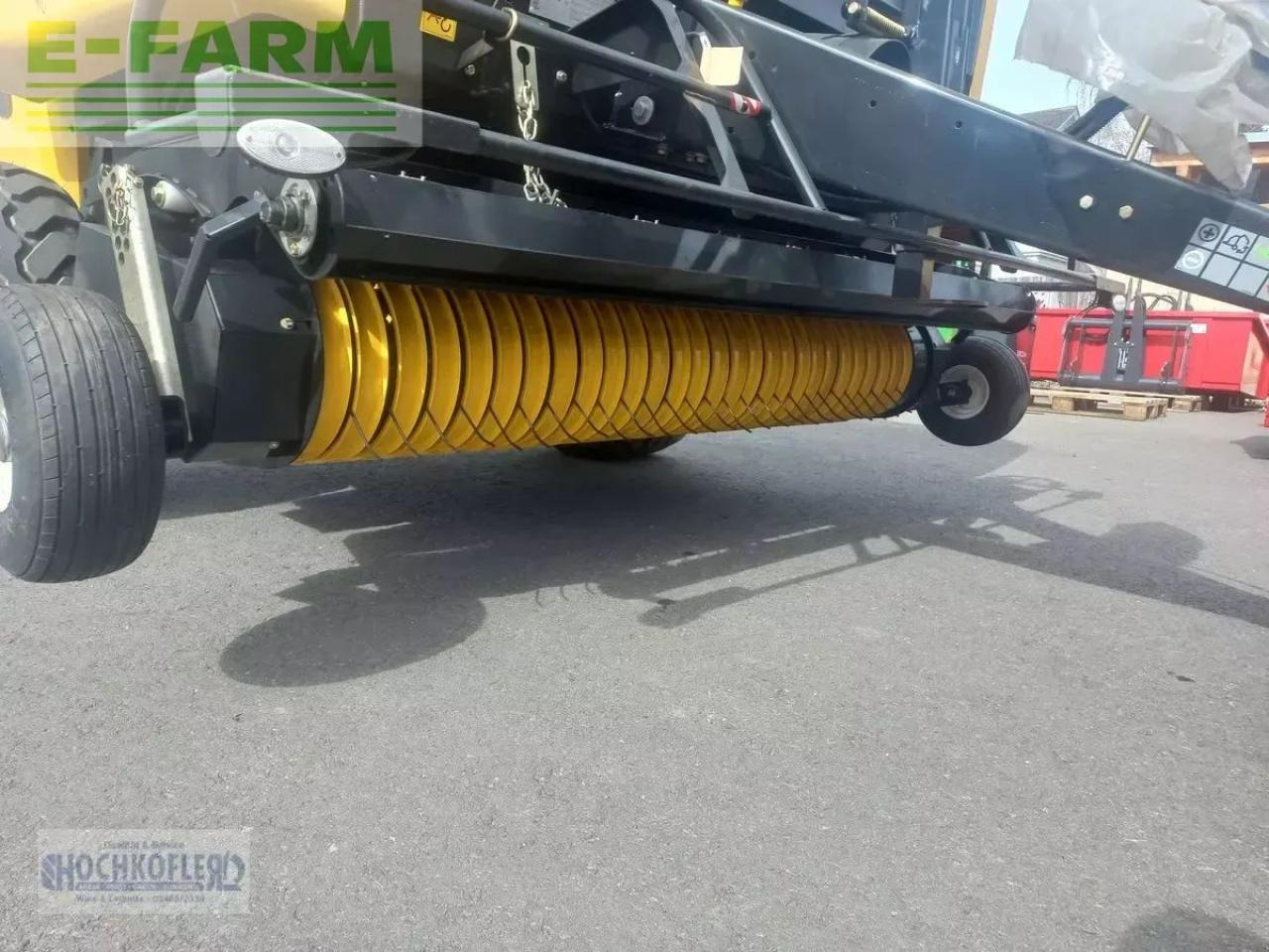 New Holland roll bar 125 - Balirka za kockaste bale: slika 5 New Holland roll bar 125 - Balirka za kockaste bale: slika 5