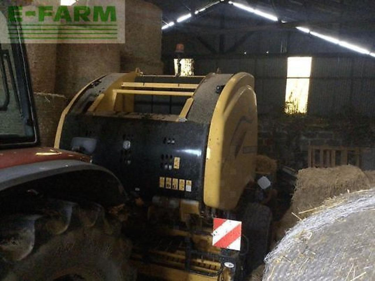 New Holland rollbelt 180 - Balirka za kockaste bale: slika 1 New Holland rollbelt 180 - Balirka za kockaste bale: slika 1