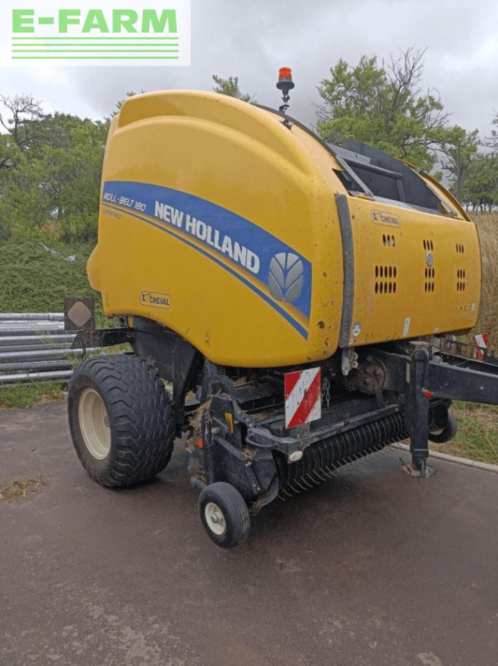 New Holland rolt belt 180 superfeed - Balirka za kockaste bale: slika 2 New Holland rolt belt 180 superfeed - Balirka za kockaste bale: slika 2