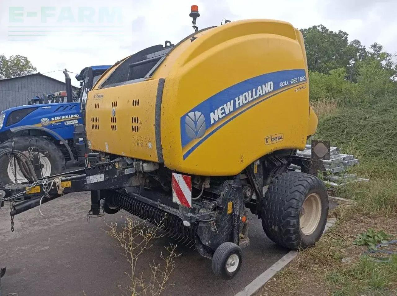 New Holland rolt belt 180 superfeed - Balirka za kockaste bale: slika 1 New Holland rolt belt 180 superfeed - Balirka za kockaste bale: slika 1