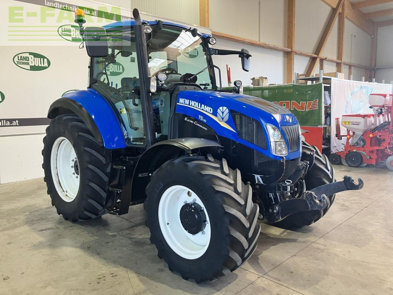 New Holland t5.115 electro command - Traktor: slika 2 New Holland t5.115 electro command - Traktor: slika 2