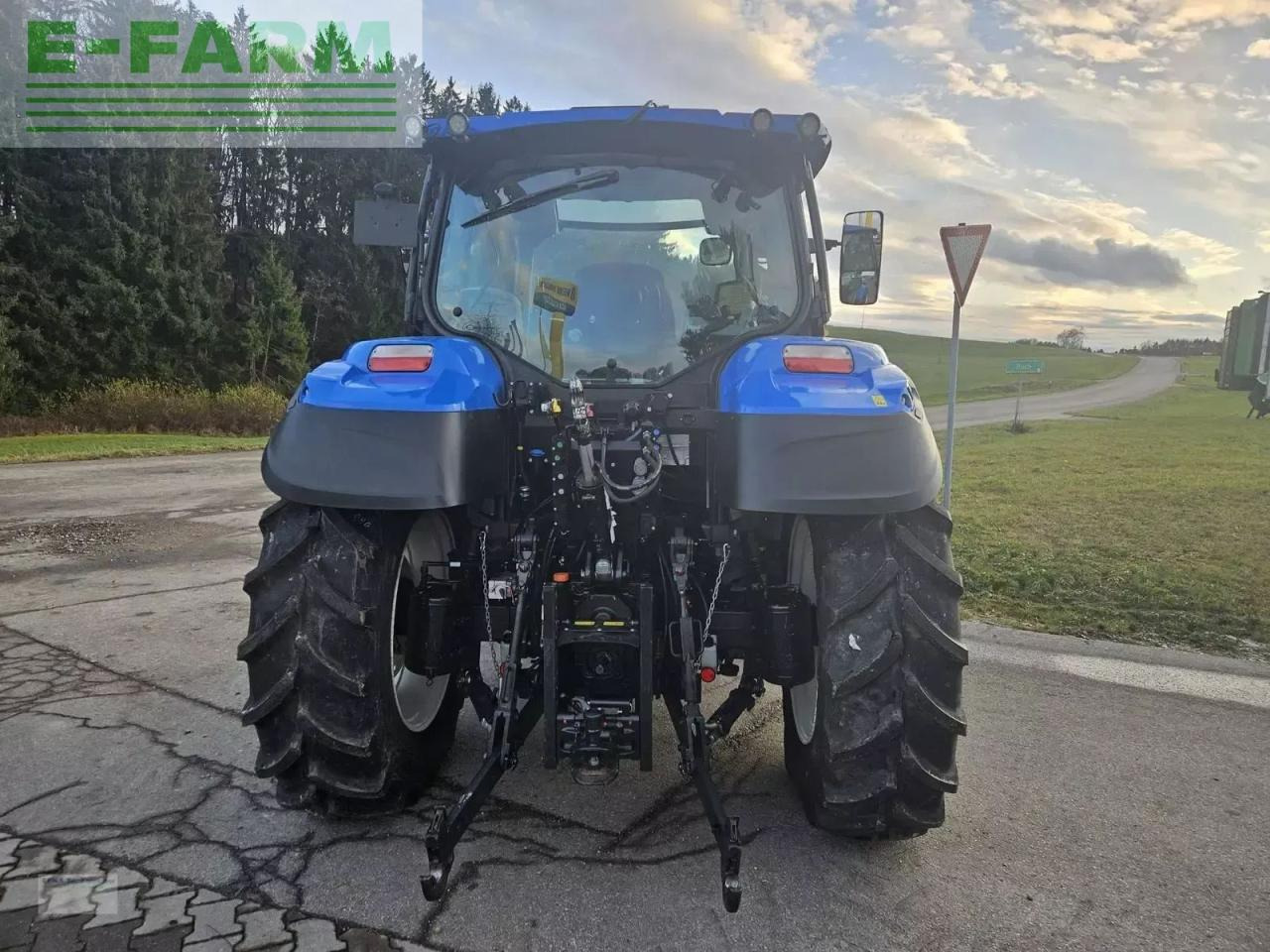 New Holland t5.120 auto command (stage v) - Traktor: slika 3 New Holland t5.120 auto command (stage v) - Traktor: slika 3