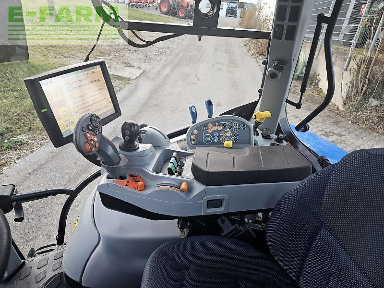 New Holland t5.120 auto command (stage v) - Traktor: slika 2 New Holland t5.120 auto command (stage v) - Traktor: slika 2