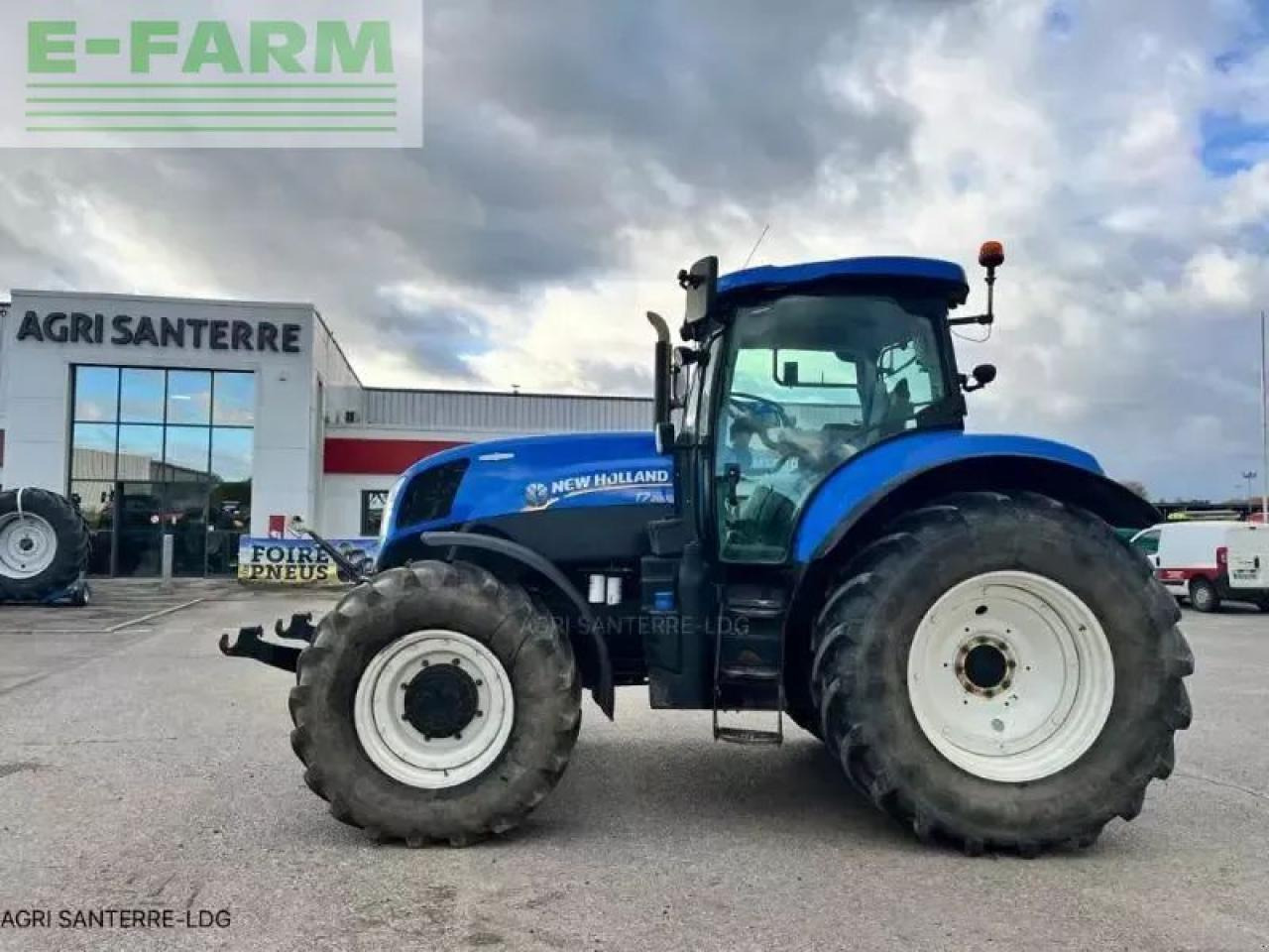 New Holland t7.200 ac - Traktor: slika 1 New Holland t7.200 ac - Traktor: slika 1