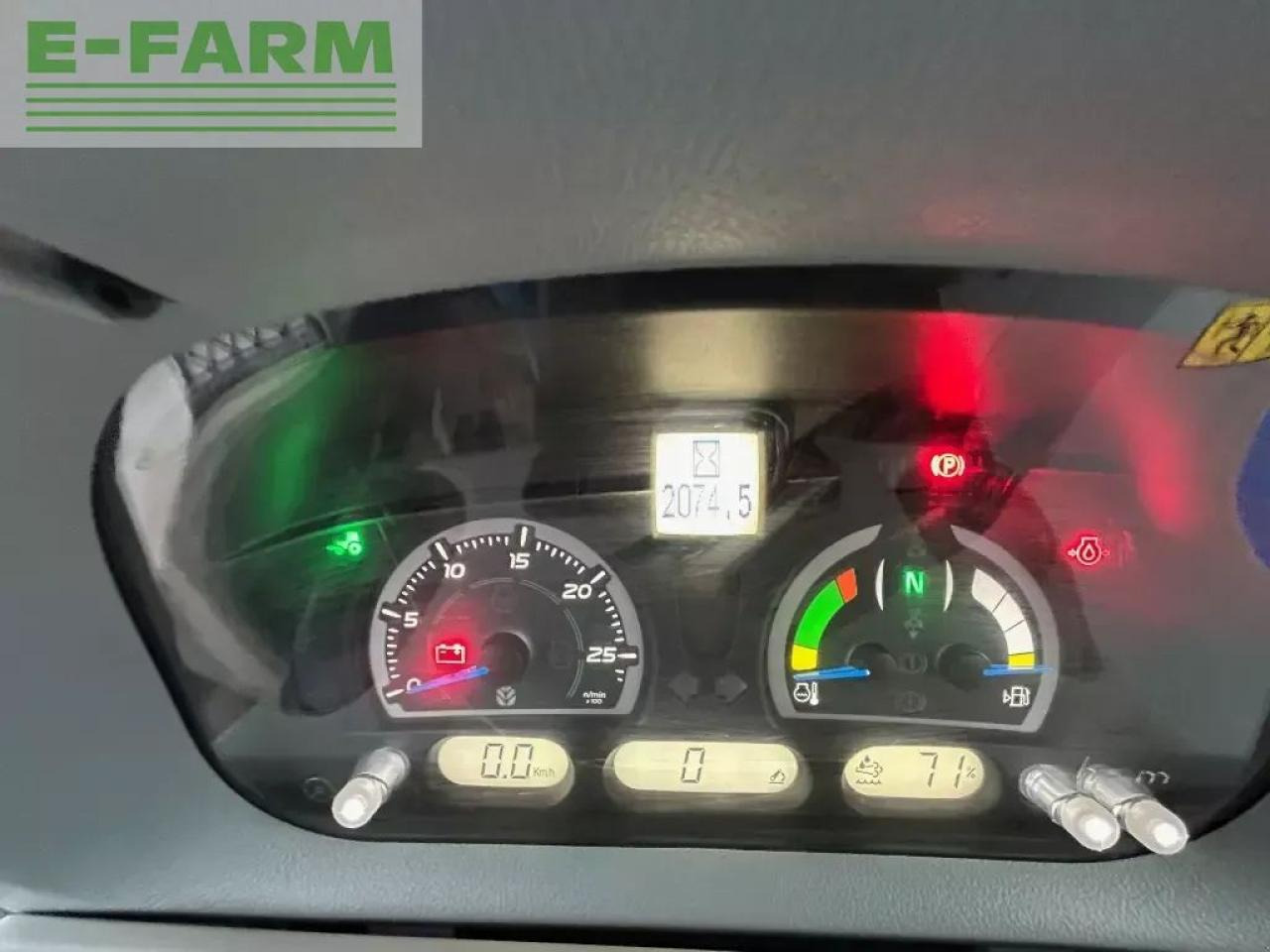 New Holland t7.210 classic - Traktor: slika 3 New Holland t7.210 classic - Traktor: slika 3