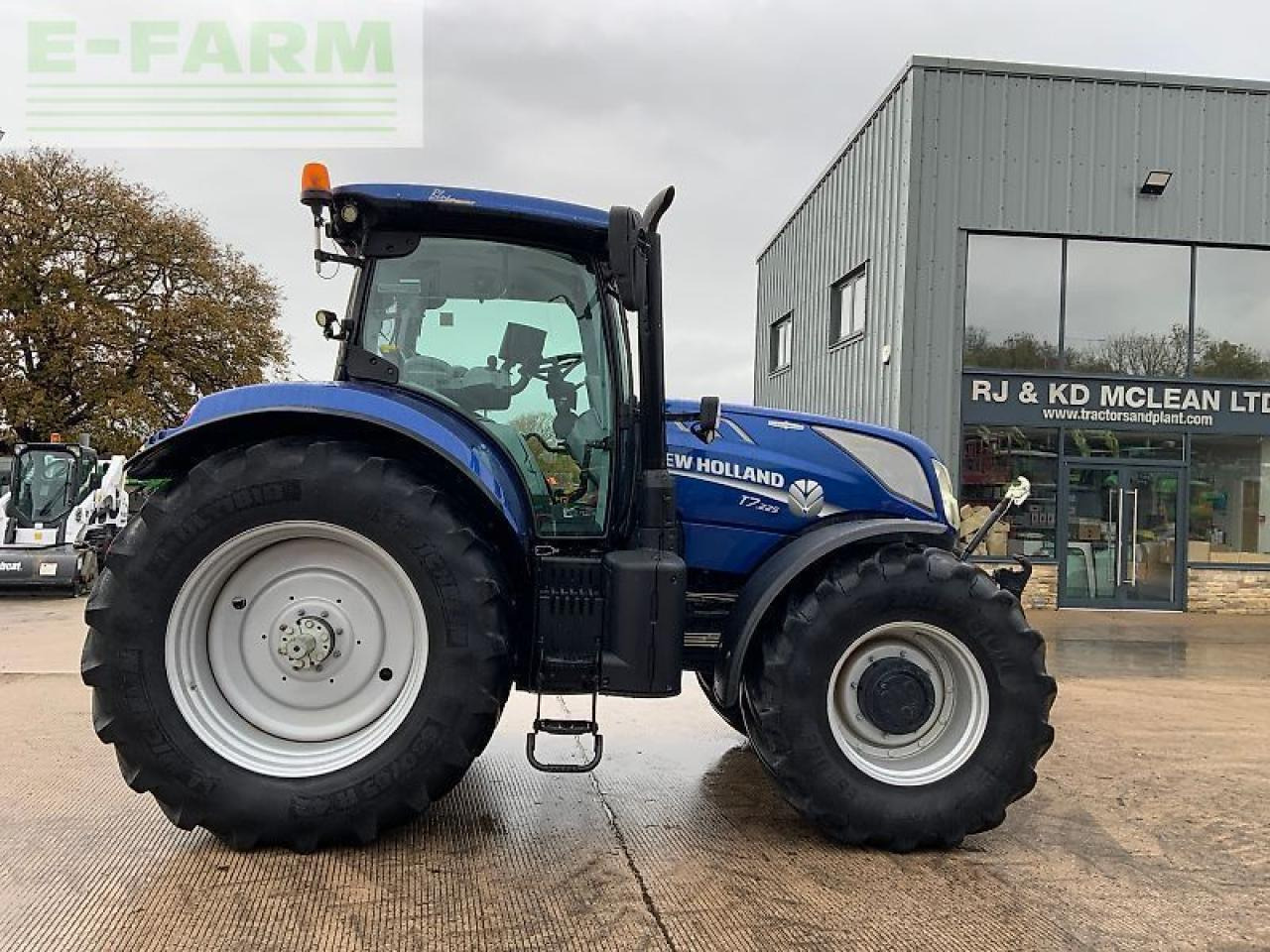 New Holland t7.225 blue power tractor (st25102) - Traktor: slika 1 New Holland t7.225 blue power tractor (st25102) - Traktor: slika 1