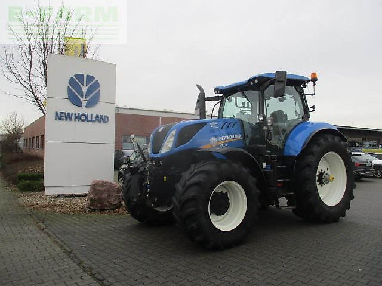 New Holland t7.230 ac - Traktor: slika 2 New Holland t7.230 ac - Traktor: slika 2