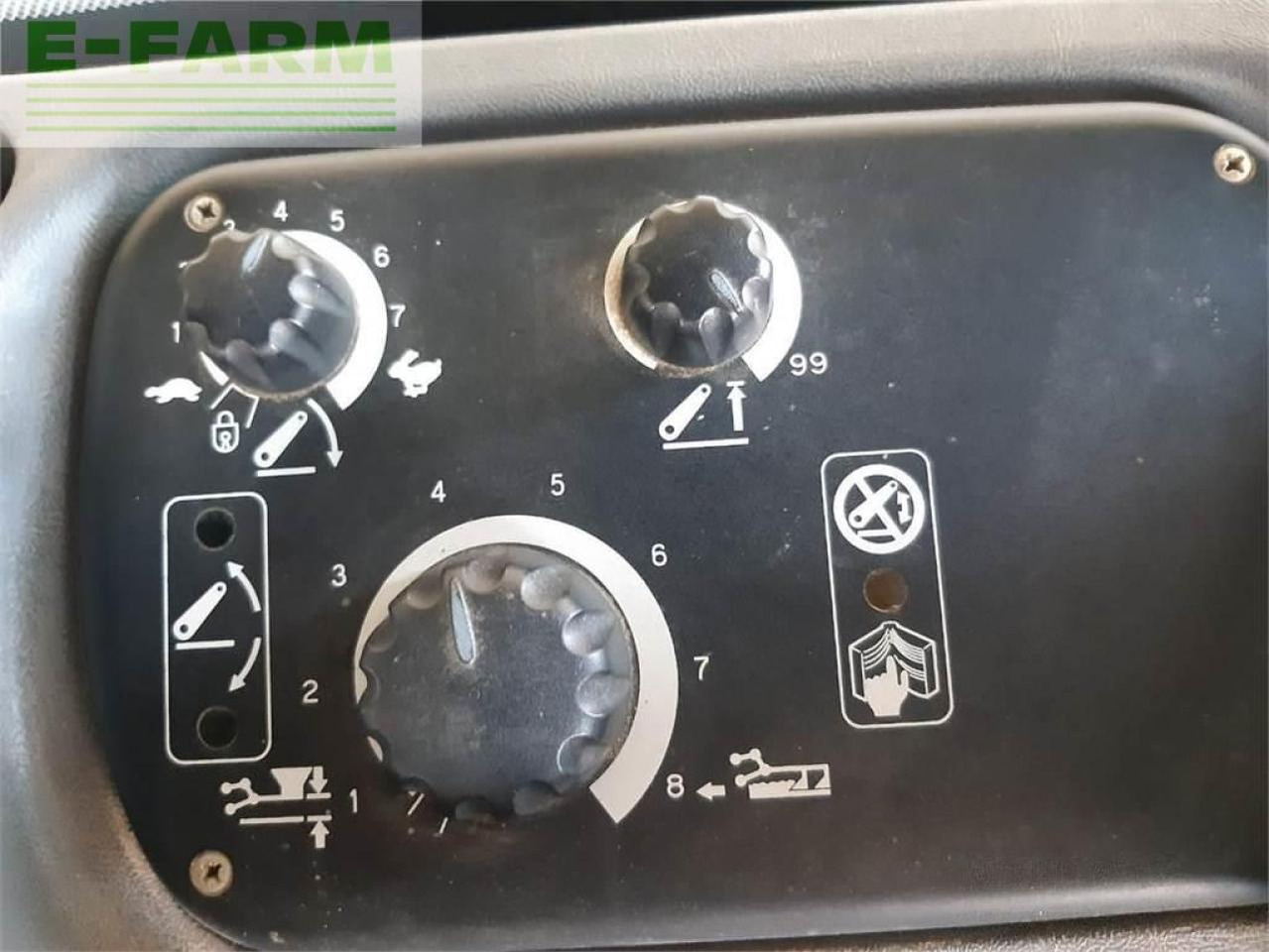 New Holland ts90 - Traktor: slika 4 New Holland ts90 - Traktor: slika 4