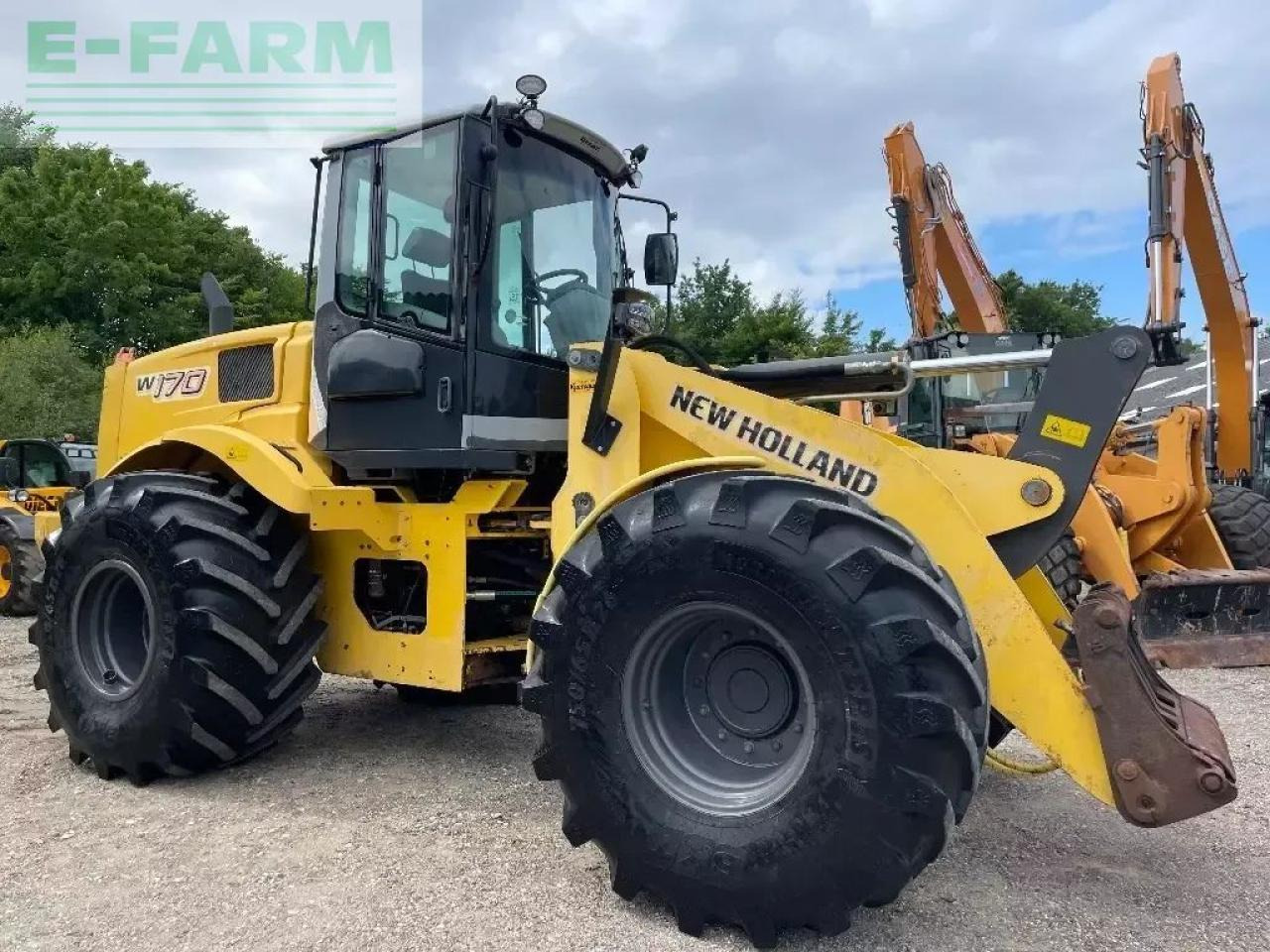 New Holland w 170 - Mini bager: slika 1 New Holland w 170 - Mini bager: slika 1