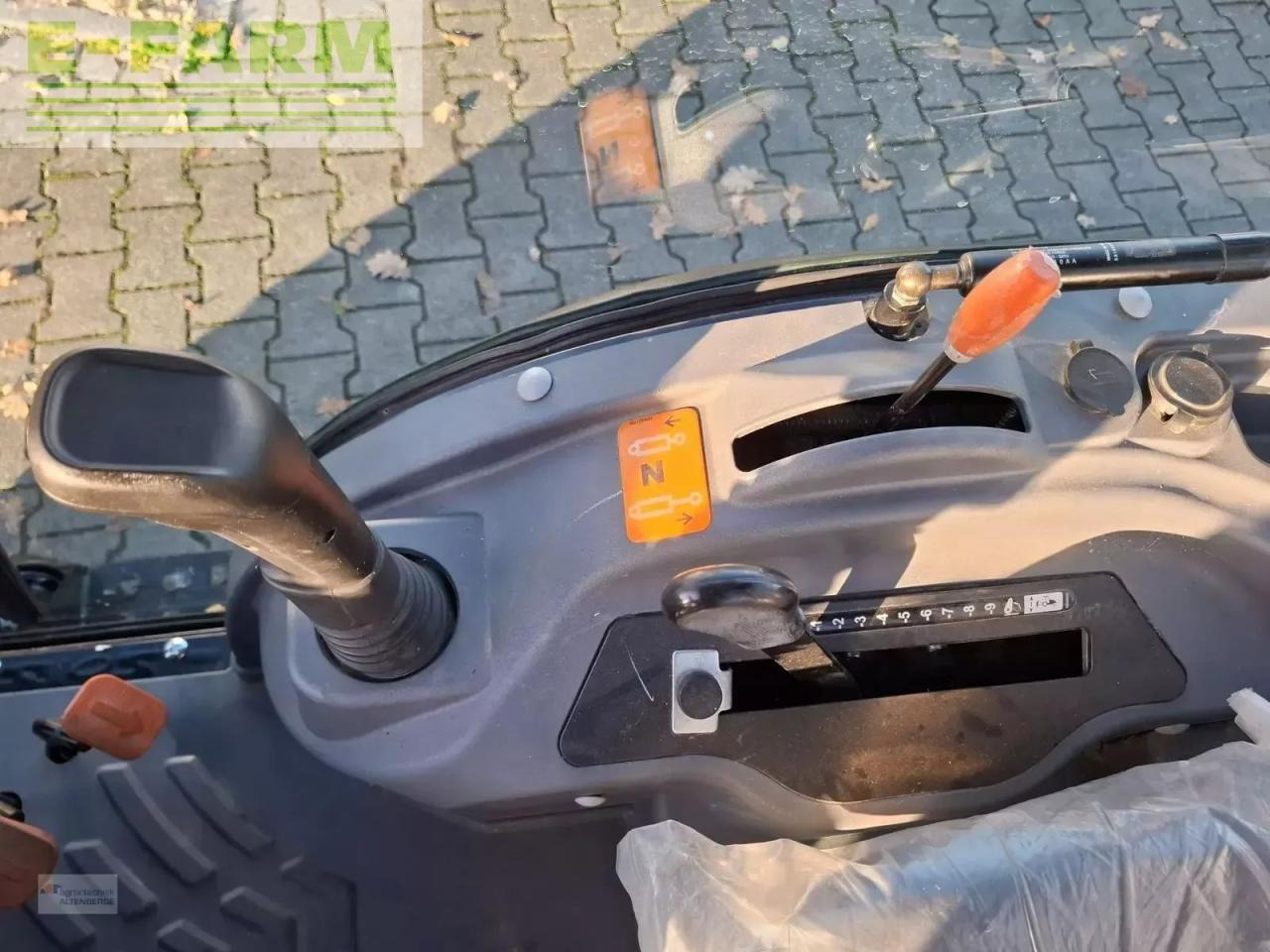 Traktor Solis 26 hst mit fahrerkabine und frontlader: slika 10 Traktor Solis 26 hst mit fahrerkabine und frontlader: slika 10