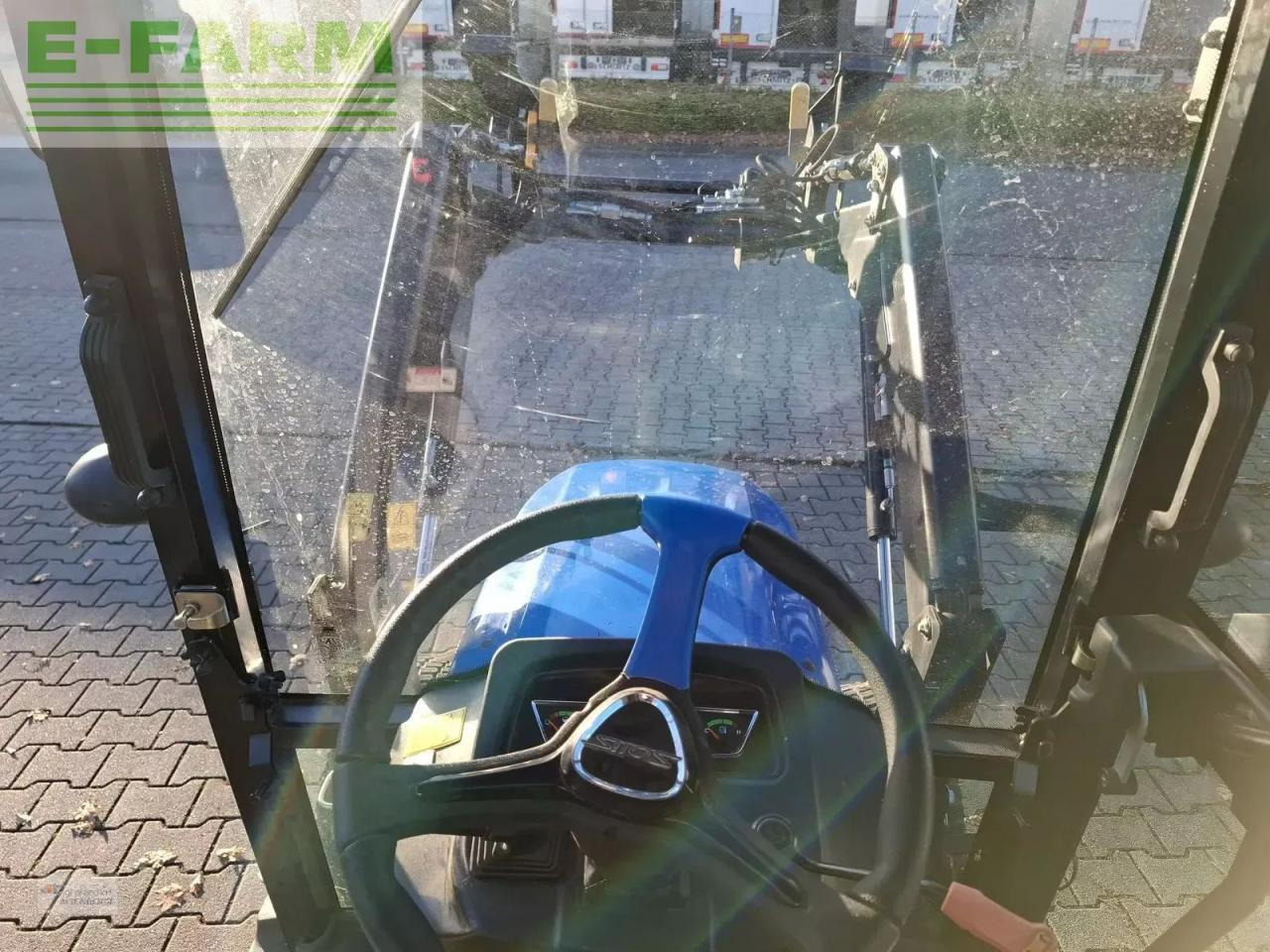 Traktor Solis 26 hst mit fahrerkabine und frontlader: slika 11 Traktor Solis 26 hst mit fahrerkabine und frontlader: slika 11