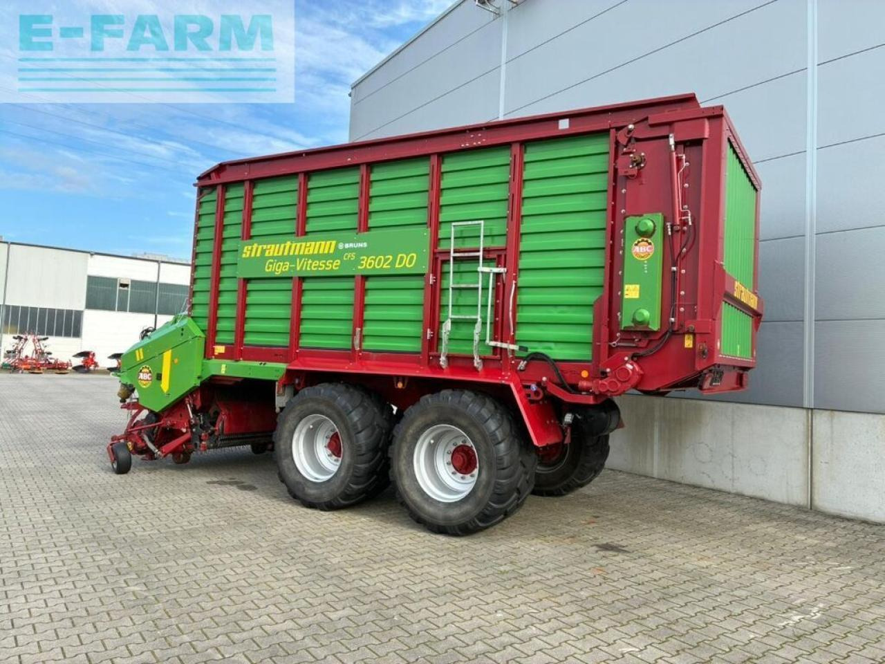 Strautmann giga-vitesse cfs 3602 do - Traktorska prikolica za farmu/ Kiper: slika 1 Strautmann giga-vitesse cfs 3602 do - Traktorska prikolica za farmu/ Kiper: slika 1