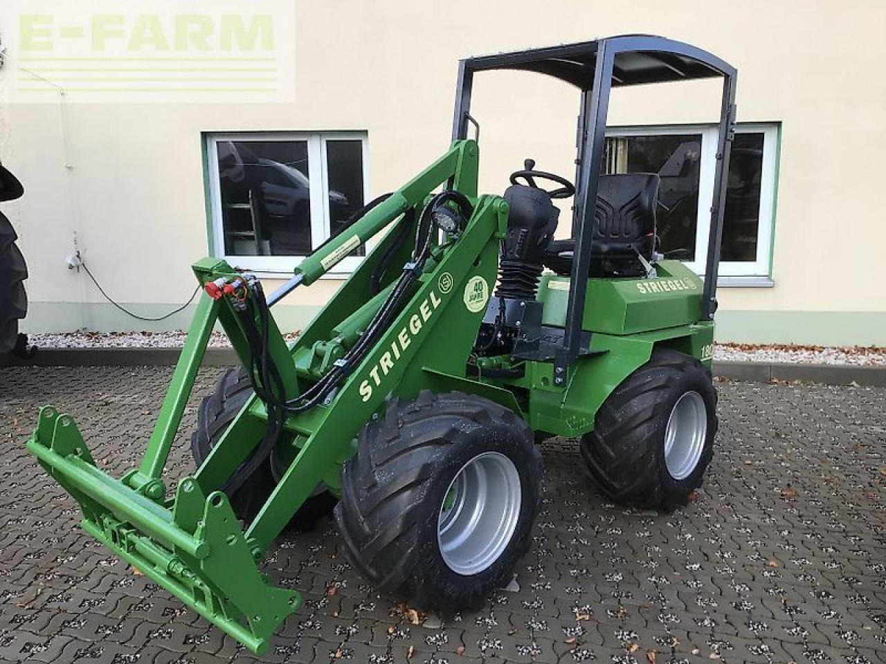 Striegel 305 - Mini bager: slika 1 Striegel 305 - Mini bager: slika 1