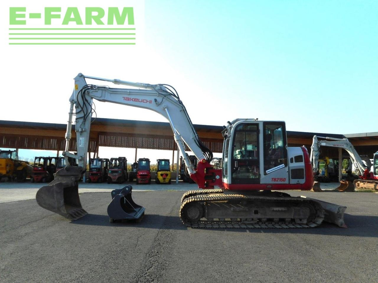 Takeuchi tb 2150 ( 15.095kg ) mit schwenkarm - Bager guseničar: slika 1 Takeuchi tb 2150 ( 15.095kg ) mit schwenkarm - Bager guseničar: slika 1