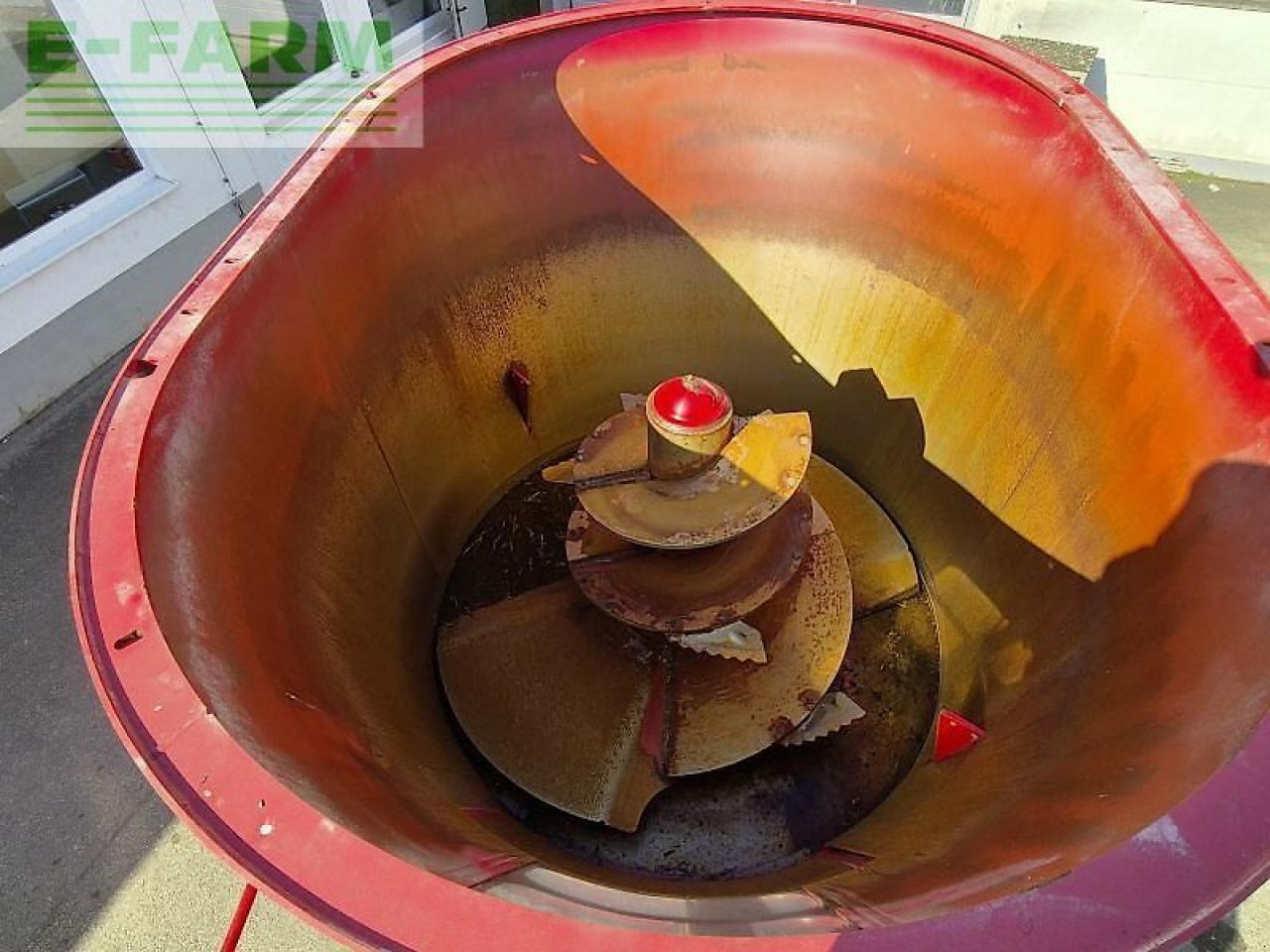 Trioliet solomix 1 1000 vlb - Oprema za stoku: slika 5 Trioliet solomix 1 1000 vlb - Oprema za stoku: slika 5