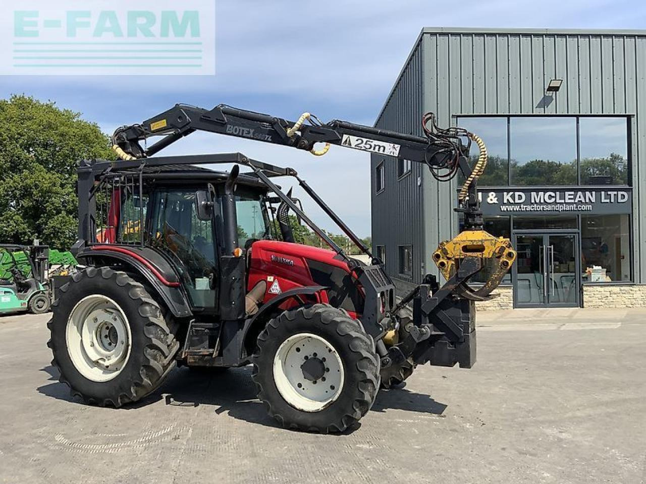 Valtra n123 hi tech tractor with roof mounted botex 560tl crane (st23285) - Traktor: slika 3 Valtra n123 hi tech tractor with roof mounted botex 560tl crane (st23285) - Traktor: slika 3